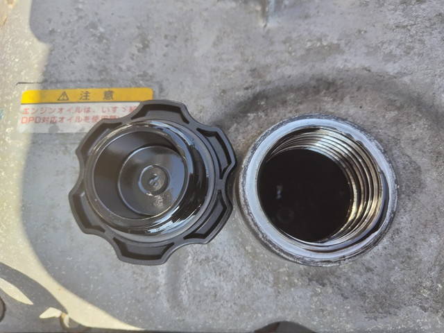 いすゞギガアルミウイング大型（10t）[写真12]