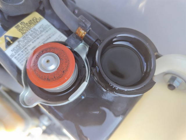 いすゞギガアルミウイング大型（10t）[写真13]