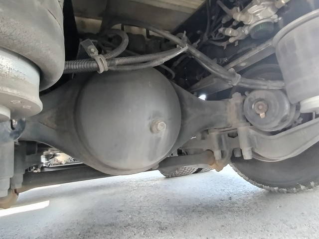 いすゞギガアルミウイング大型（10t）[写真19]