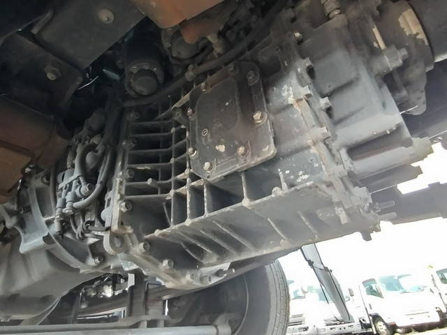 いすゞギガアルミウイング大型（10t）[写真20]