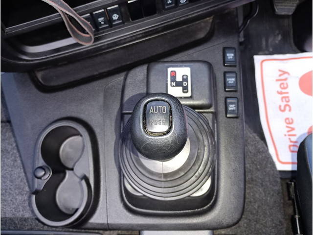 いすゞギガアルミウイング大型（10t）[写真25]