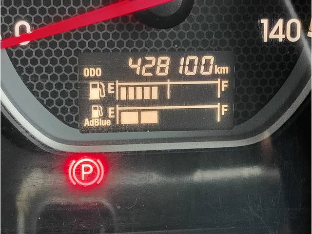 いすゞギガアルミウイング大型（10t）[写真29]