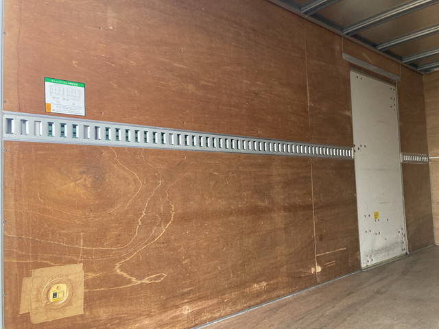 いすゞエルフアルミバン小型（2t・3t）[写真14]