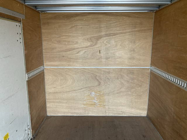 いすゞエルフアルミバン小型（2t・3t）[写真16]