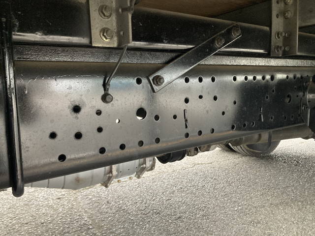 いすゞエルフアルミバン小型（2t・3t）[写真24]