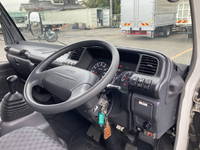 いすゞエルフアルミバン小型（2t・3t）[写真36]