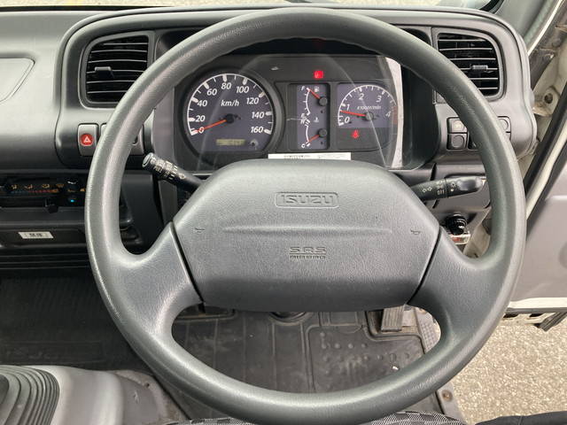 いすゞエルフアルミバン小型（2t・3t）[写真36]