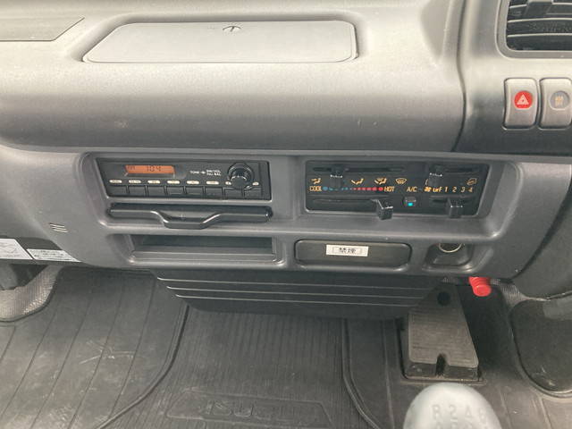 いすゞエルフアルミバン小型（2t・3t）[写真38]