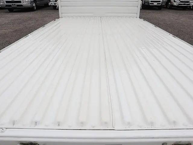 トヨタトヨエース平ボディ小型（2t・3t）[写真11]