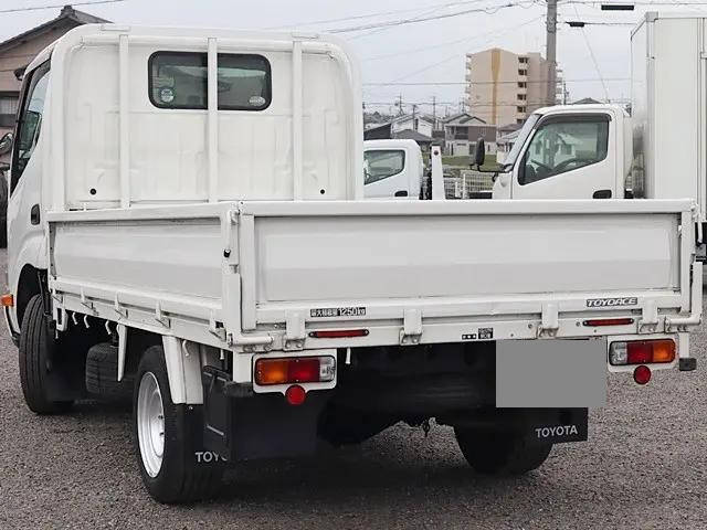 トヨタトヨエース平ボディ小型（2t・3t）[写真02]