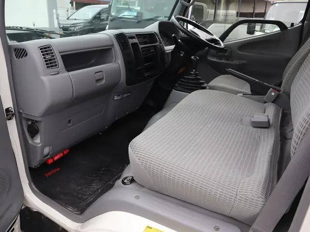 トヨタトヨエース平ボディ小型（2t・3t）[写真31]