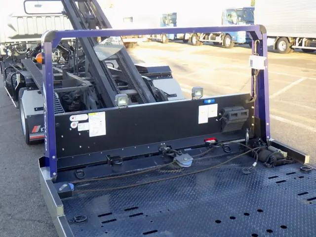 三菱ふそうキャンターキャリアカー小型（2t・3t）[写真10]