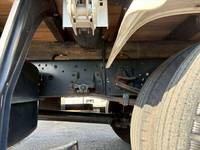 いすゞフォワード平ボディ中型（4t）[写真13]