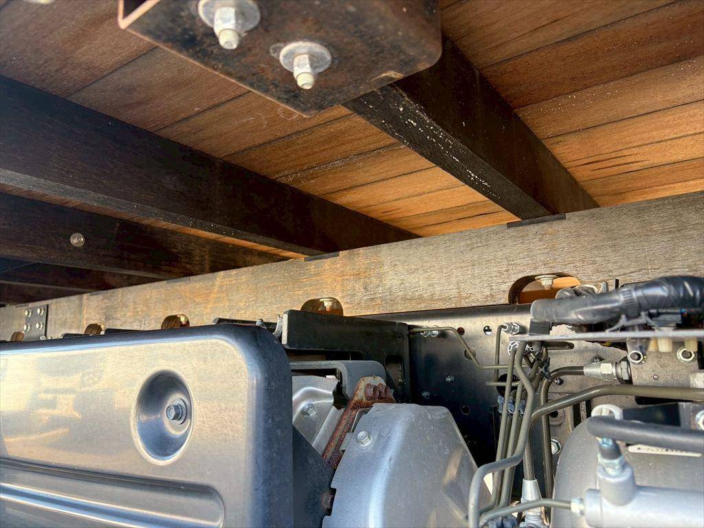 いすゞフォワード平ボディ中型（4t）[写真14]