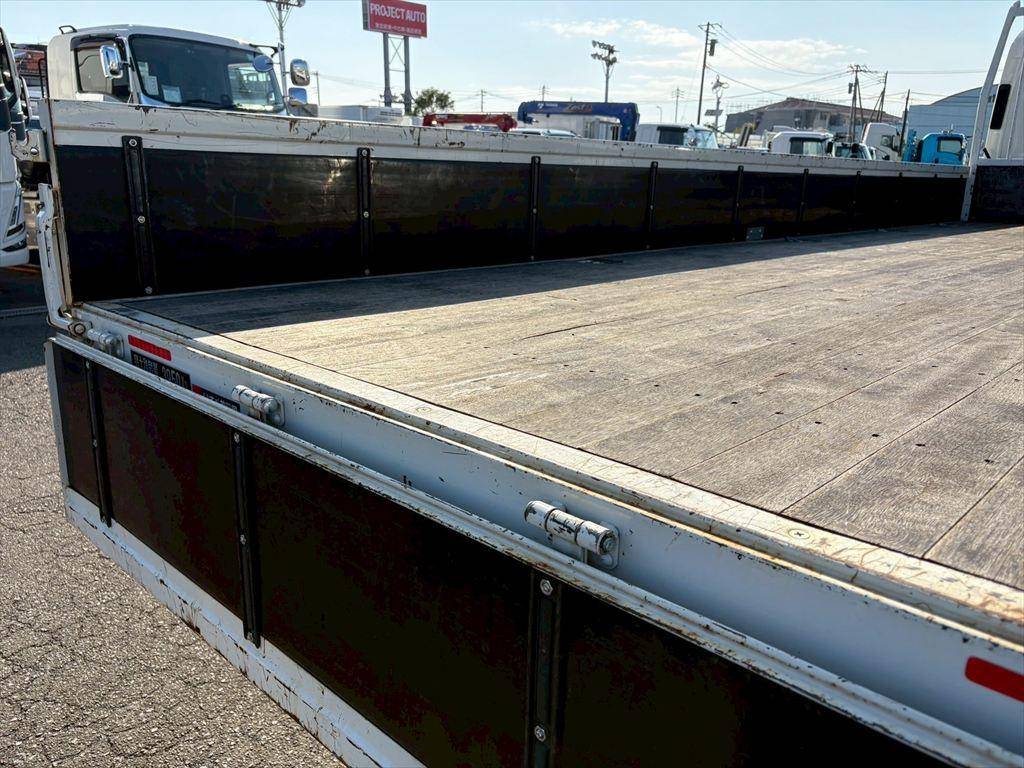 いすゞフォワード平ボディ中型（4t）[写真08]