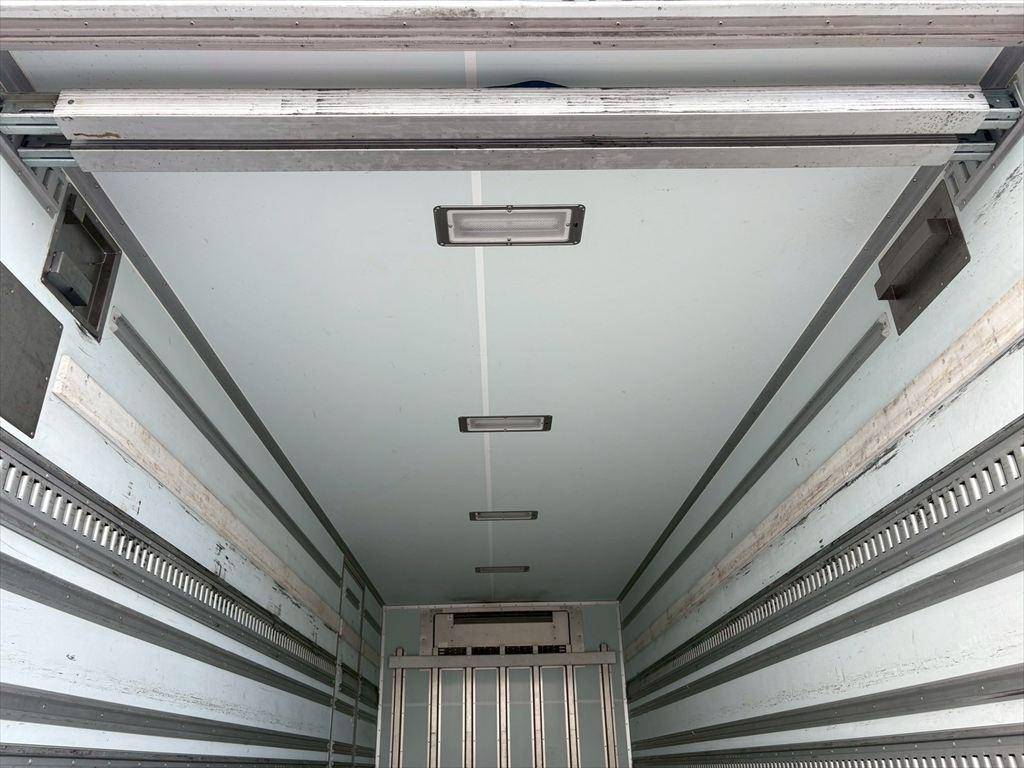 日野レンジャー冷凍車（冷蔵車）中型（4t）[写真12]