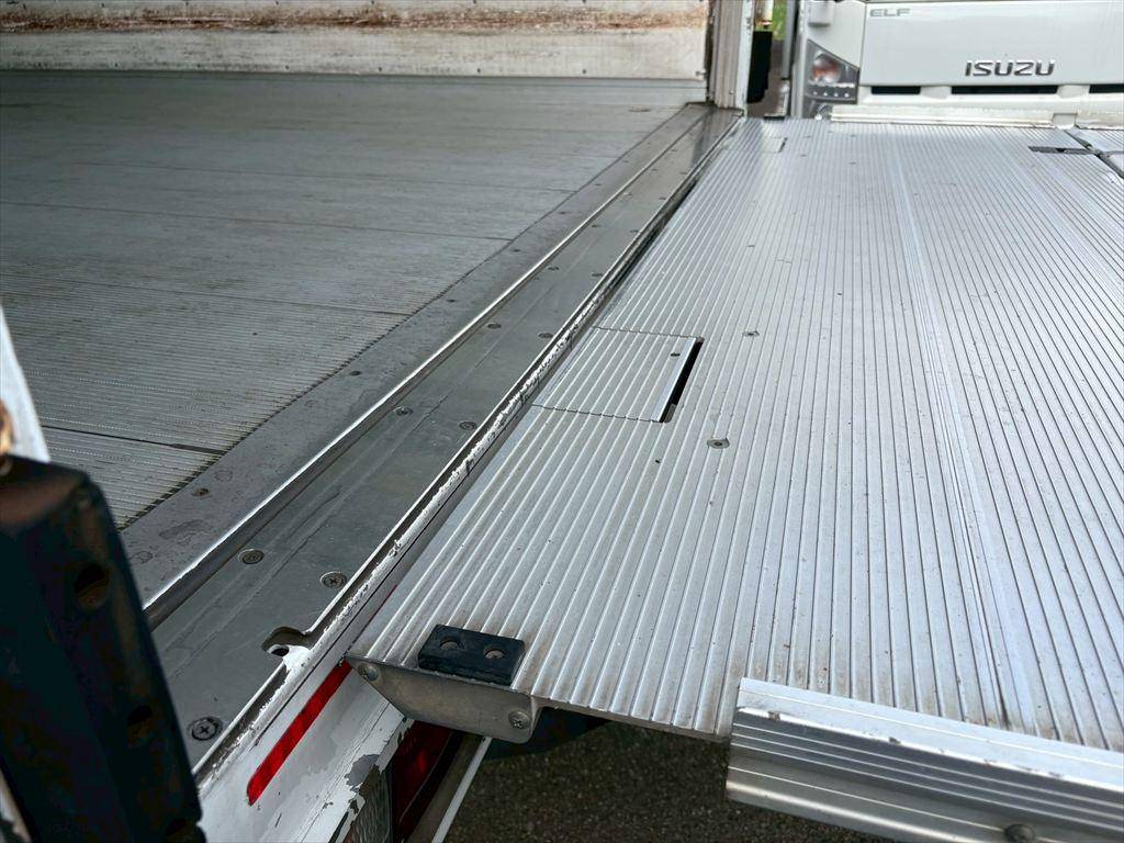 日野レンジャー冷凍車（冷蔵車）中型（4t）[写真16]