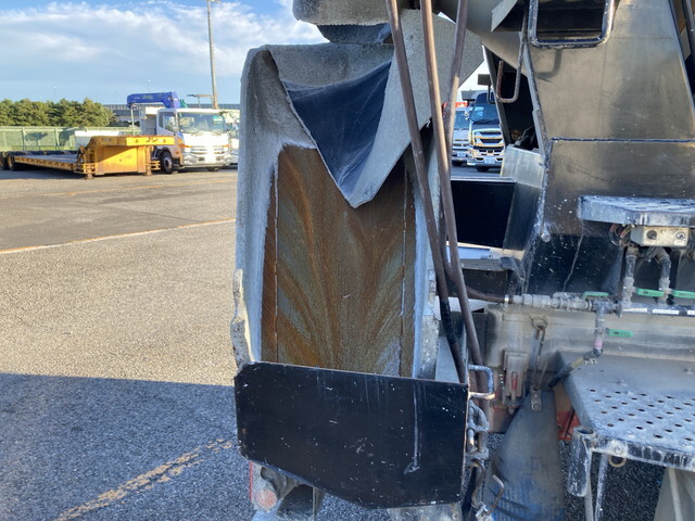 三菱ふそうファイターミキサー車（コンクリートミキサー）増トン（6t・8t）[写真11]