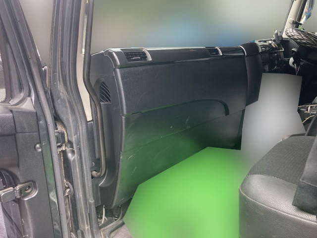 三菱ふそうファイターコンテナ専用車増トン（6t・8t）[写真23]