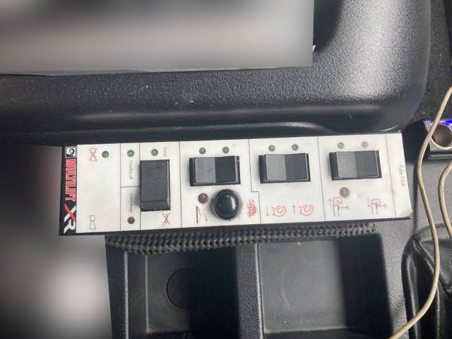 三菱ふそうファイターコンテナ専用車増トン（6t・8t）[写真28]