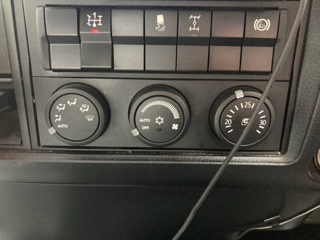 三菱ふそうファイターコンテナ専用車増トン（6t・8t）[写真31]