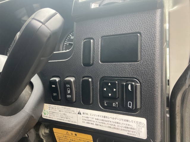 三菱ふそうファイターコンテナ専用車増トン（6t・8t）[写真34]