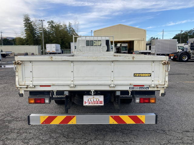 三菱ふそうキャンター平ボディ小型（2t・3t）[写真11]