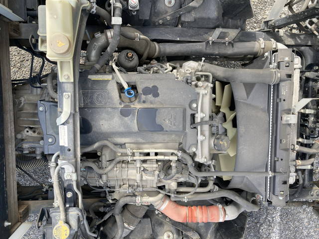 三菱ふそうキャンター平ボディ小型（2t・3t）[写真24]