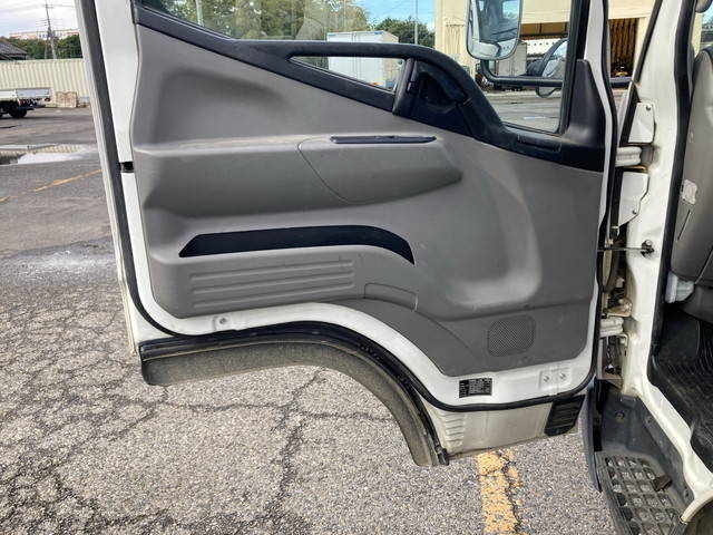 三菱ふそうキャンター平ボディ小型（2t・3t）[写真25]