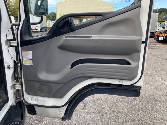 三菱ふそうキャンター平ボディ小型（2t・3t）[写真26]