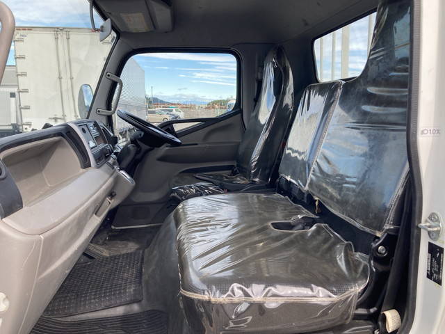 三菱ふそうキャンター平ボディ小型（2t・3t）[写真27]