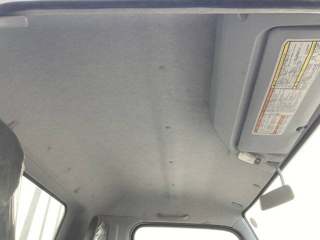 三菱ふそうキャンター平ボディ小型（2t・3t）[写真31]