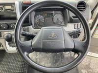 三菱ふそうキャンター平ボディ小型（2t・3t）[写真33]