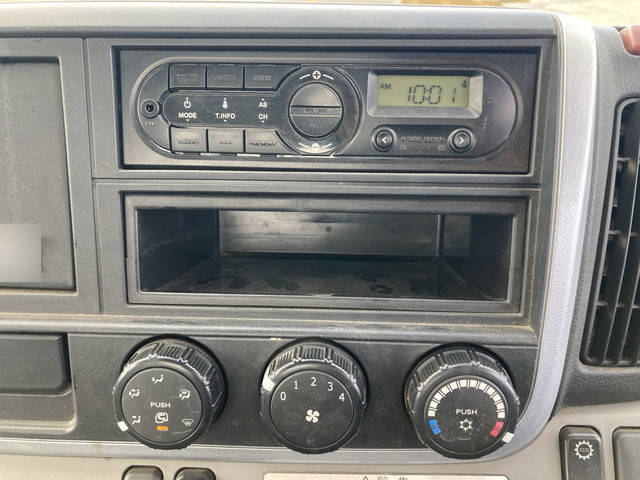 三菱ふそうキャンター平ボディ小型（2t・3t）[写真36]