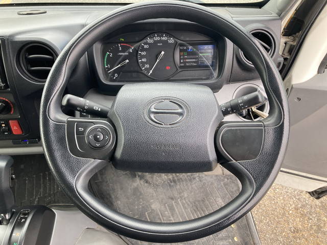 日野デュトロアルミバン小型（2t・3t）[写真32]