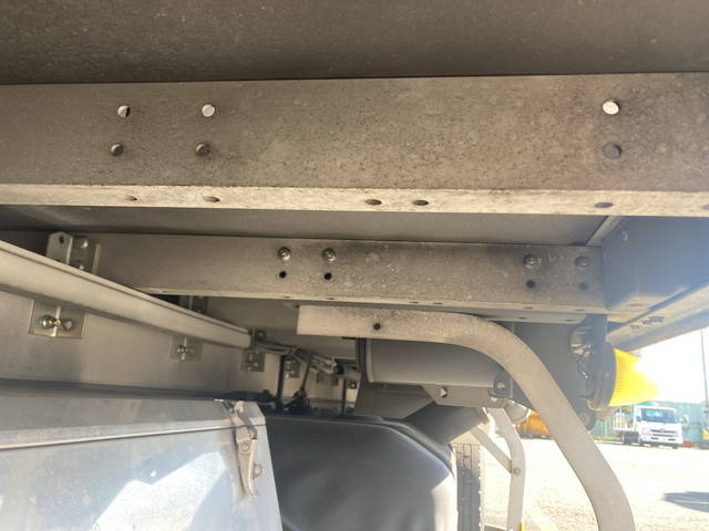 UDトラックスコンドルアルミウイング中型（4t）[写真23]