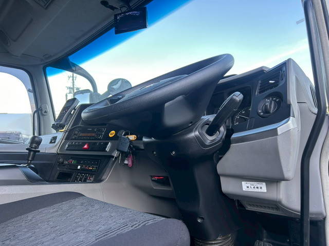 三菱ふそうスーパーグレートアルミウイング大型（10t）[写真18]