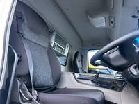 三菱ふそうスーパーグレートアルミウイング大型（10t）[写真20]