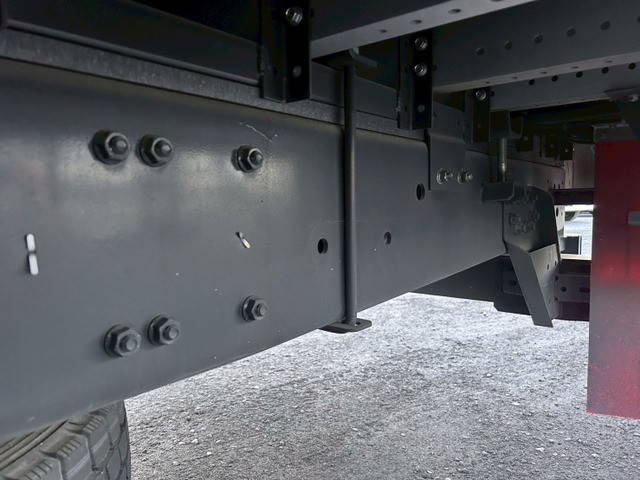 三菱ふそうスーパーグレートアルミウイング大型（10t）[写真31]