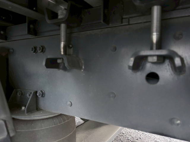 三菱ふそうスーパーグレートアルミウイング大型（10t）[写真33]