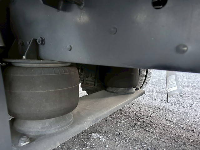 三菱ふそうスーパーグレートアルミウイング大型（10t）[写真34]