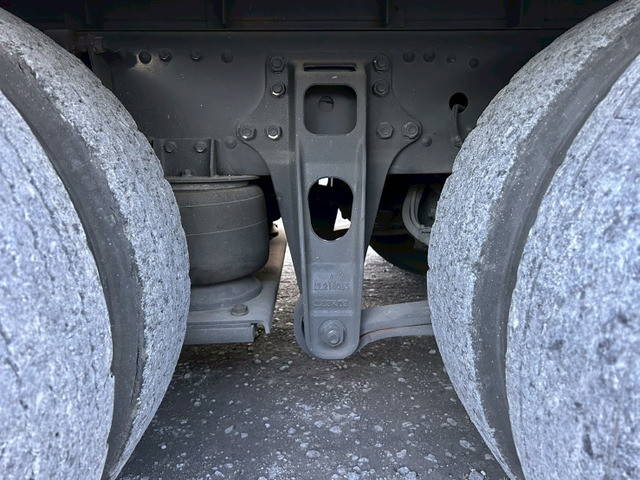 三菱ふそうスーパーグレートアルミウイング大型（10t）[写真36]