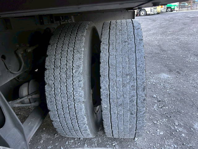 三菱ふそうスーパーグレートアルミウイング大型（10t）[写真38]