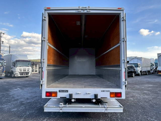 いすゞフォワードアルミウイング中型（4t）[写真10]