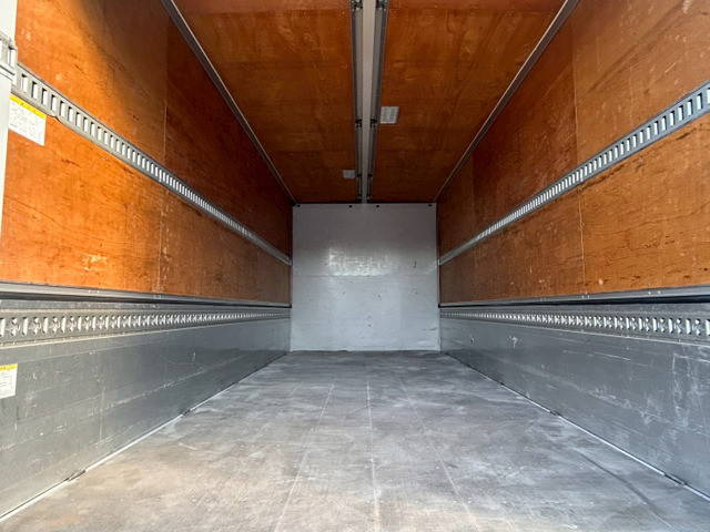 いすゞフォワードアルミウイング中型（4t）[写真12]