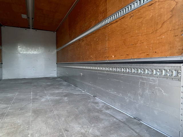 いすゞフォワードアルミウイング中型（4t）[写真13]