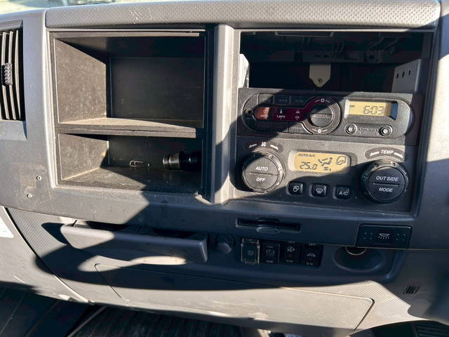 いすゞフォワードアルミウイング中型（4t）[写真27]