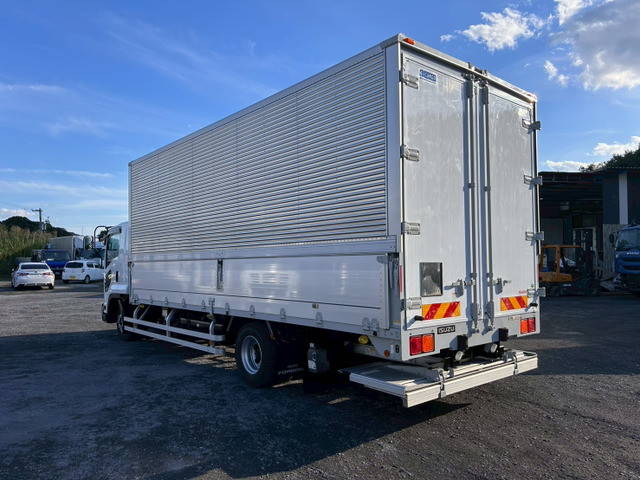 いすゞフォワードアルミウイング中型（4t）[写真03]