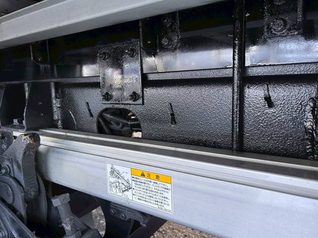 いすゞフォワードアルミウイング中型（4t）[写真33]