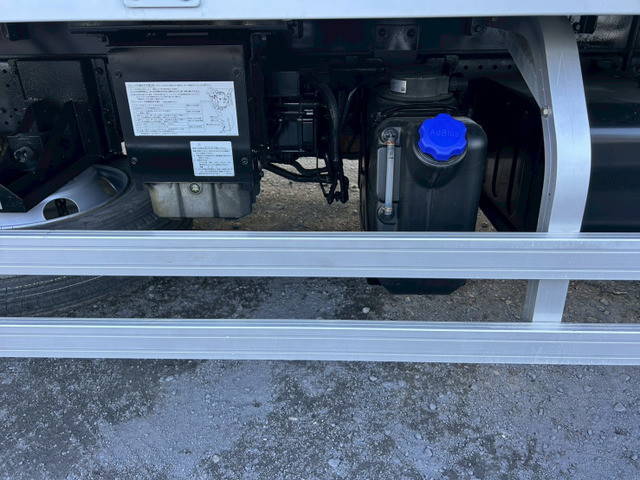 いすゞフォワードアルミウイング中型（4t）[写真35]